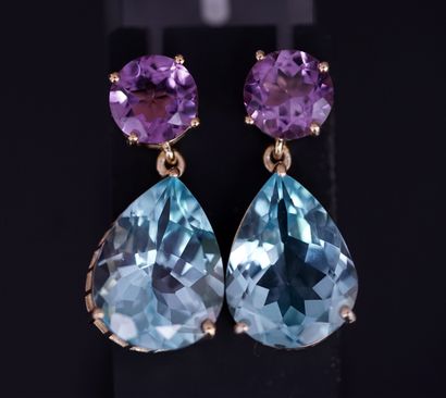PAIR OF EARRINGS in gilt silver 925/°° (vermeil)...