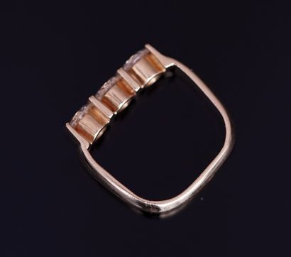 BAGUE en or jaune 18k (750°/°°) trilogie...