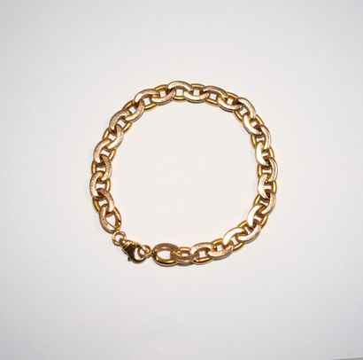 BRACELET en or JAUNE 18K (750/°°). Maille...