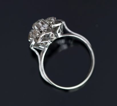 RING in 18k white gold in the shape of a...