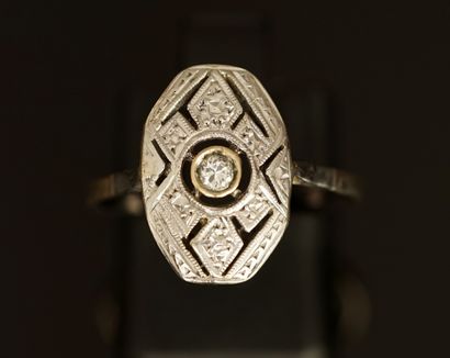 RING in 18K (750/°°) white gold with openwork...