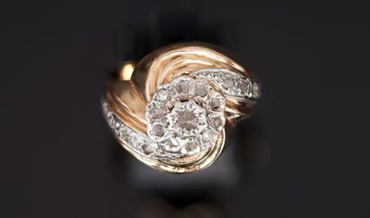 BAGUE TOURBILLON en or jaune 18K (750/°°)...