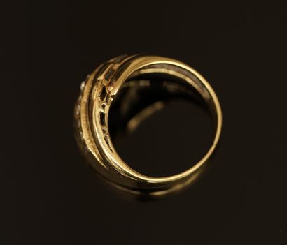 BAGUE de petit doigt en or jaune 18K (750/°°)...