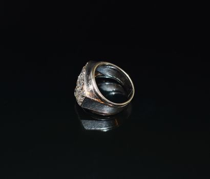 BAGUE en or blanc 18K (750/°°) et platine...