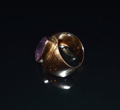 BAGUE en or jaune 18K (750/°°) ornée d’une...