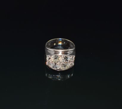 BAGUE en or blanc 18K (750/°°) et platine...