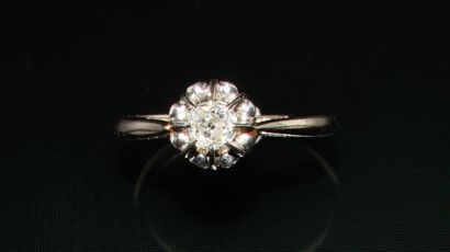 BAGUE SOLITAIRE en or blanc 18K (750/°°)...