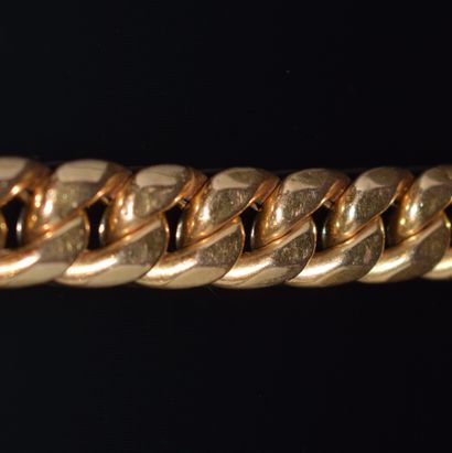 BRACELET en or jaune 18k (750/°°), maille...