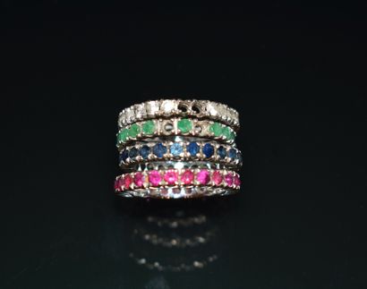 LOT DE 4 ALLIANCES en or blanc 18k (750/°°),...