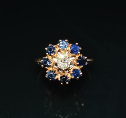 BAGUE MARGUERITE en or jaune 18K (750/°°),...