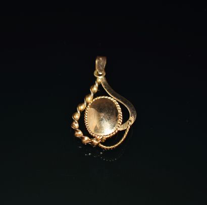 PENDENTIF en or jaune 18k (750/°°) orné de...