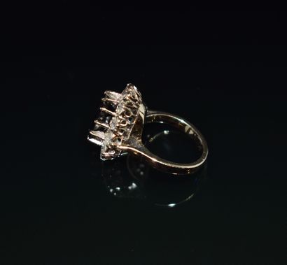 BAGUE POMPADOUR en or blanc 18k (750/°°),...