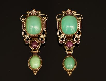 PAIRE DE PENDANTS D'OREILLES en or jaune...