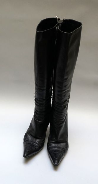 GUCCI - PAIR of black leather heeled boots....