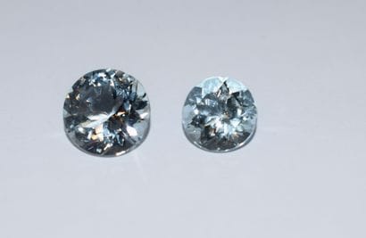 LOT de 2 AIGUES MARINES rondes de 8.23ct...