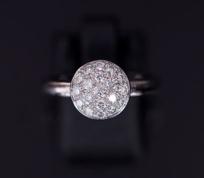 BAGUE jonc en or gris 18K (750/°°) centrée...