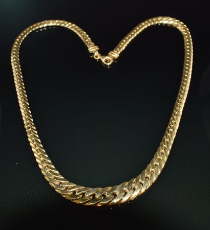 COLLIER en or jaune 18k (750/°°) maille anglaise...