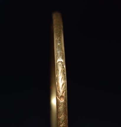 BRACELET JONC en or jaune 18k (750/°°), fil...