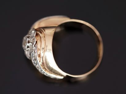 BAGUE TOURBILLON en or jaune 18K (750/°°)...