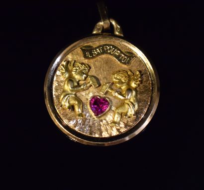 PENDENTIF en or jaune 18K (750/°°) « Il Bat...