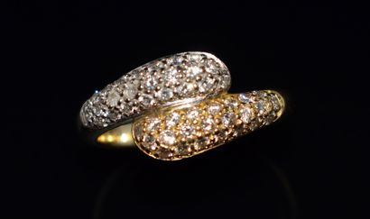 BAGUE en or jaune 18k (750/°°) croisée bicolore...