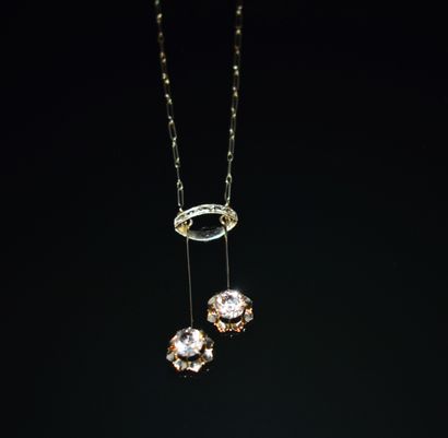 COLLIER NEGLIGE en or blanc 18k (750/°°),...
