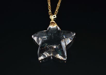 BACCARAT - PENDENTIF en or jaune 18K (750/°°)...