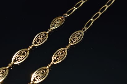 CHAINE en or jaune 18K (750/°°) composée...
