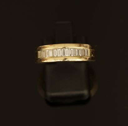 1/2 ALLIANCE en or jaune 18k (750/°°) sertie...