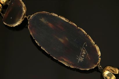HENRY - IMPORTANT NECKLACE in beige resin...