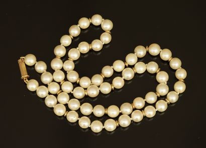 COLLIER de perles de culture en chute, fermoir...
