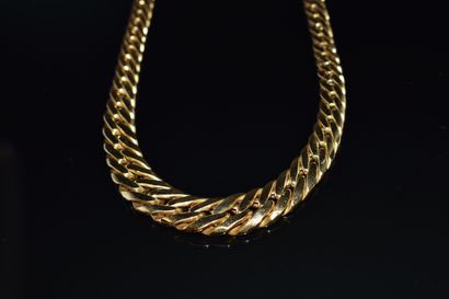 COLLIER en or jaune 18k (750/°°) maille anglaise...