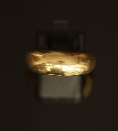 BAGUE JONC en or jaune 18K (750/°°). TD:...