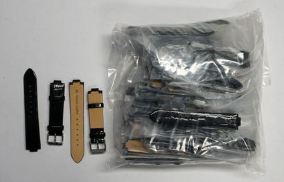 LOT of about forty black patent leather crocodile-style...