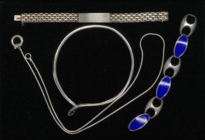 ENSEMBLE en argent min 800/°° et 925/°° comprenant...