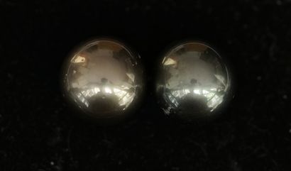 ENSEMBLE de 2 grosses perles de Tahiti, lustre...