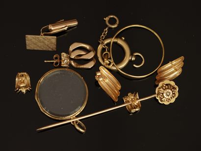 LOT D'OR 18K (750/°°) : boucles, montures...
