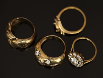 ENSEMBLE en argent doré (925/°°) comprenant...