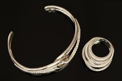 ENSEMBLE en argent min 800/°° comprenant...