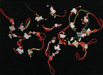 LOT de 18 PORTE-BONHEUR en corde tressée...