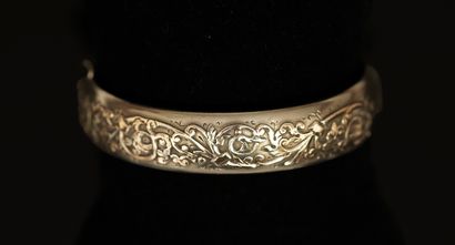 BRACELET en argent min 800/°° jonc rigide...