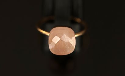 BAGUE en or jaune 18K (750/°°) ornée d'un...