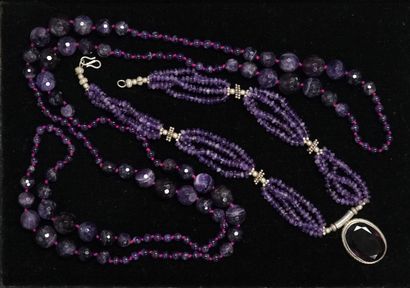 ENSEMBLE composé d'1 COLLIER et d'1 SAUTOIR...