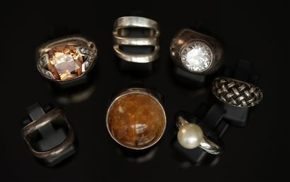 ENSEMBLE en argent min 800/°° comprenant...