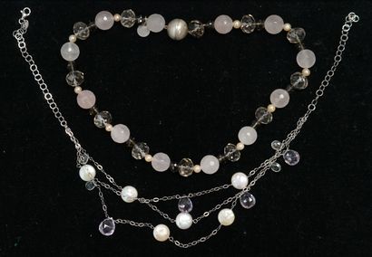 ENSEMBLE comprenant 1 COLLIER de perles facettées...