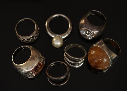 ENSEMBLE en argent min 800/°° comprenant...