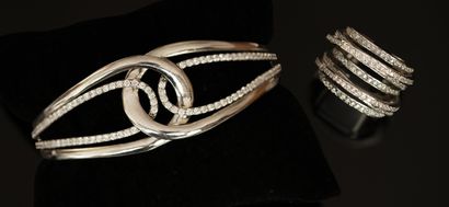ENSEMBLE en argent min 800/°° comprenant...