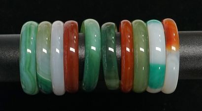 LOT de 10 BRACELETS jonc en agate ou verre...