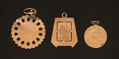 ENSEMBLE en or jaune 18K (750/°°) composé...