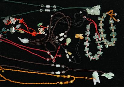 LOT de 6 COLLIERS en fil tressé, perles et...